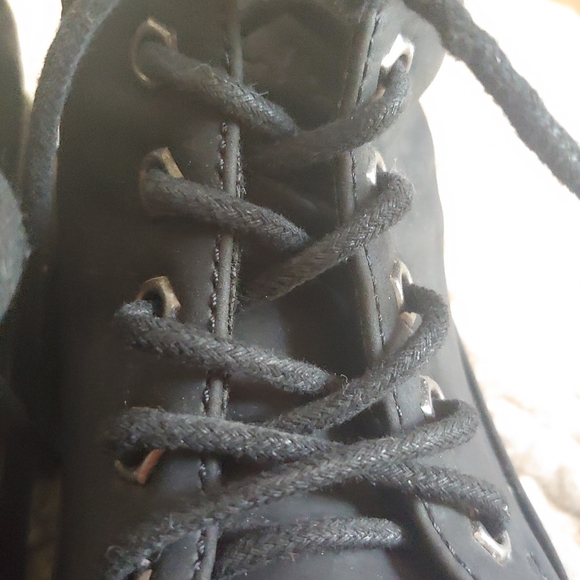 Black Canadiana Boots - Picture 6 of 9